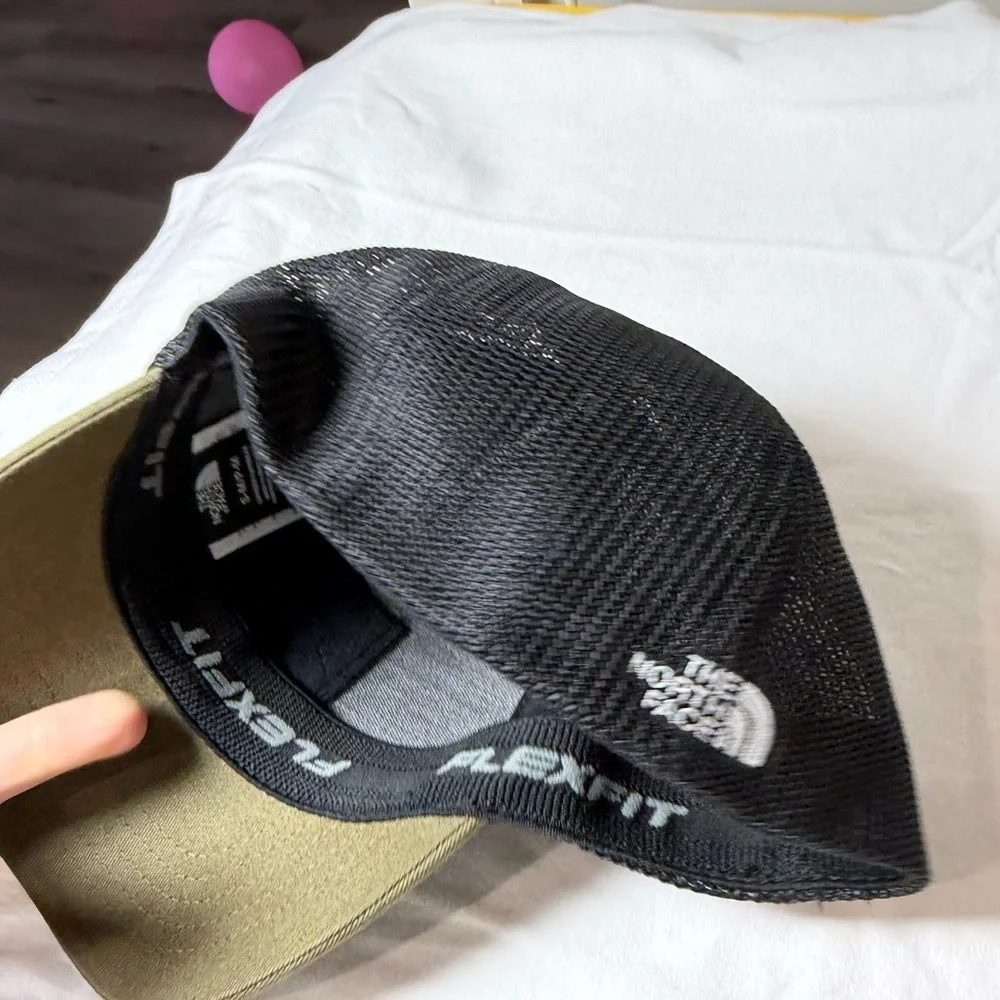 Like New The North Face Small Medium Patch Logo Emblem Olive Green and Black Hat